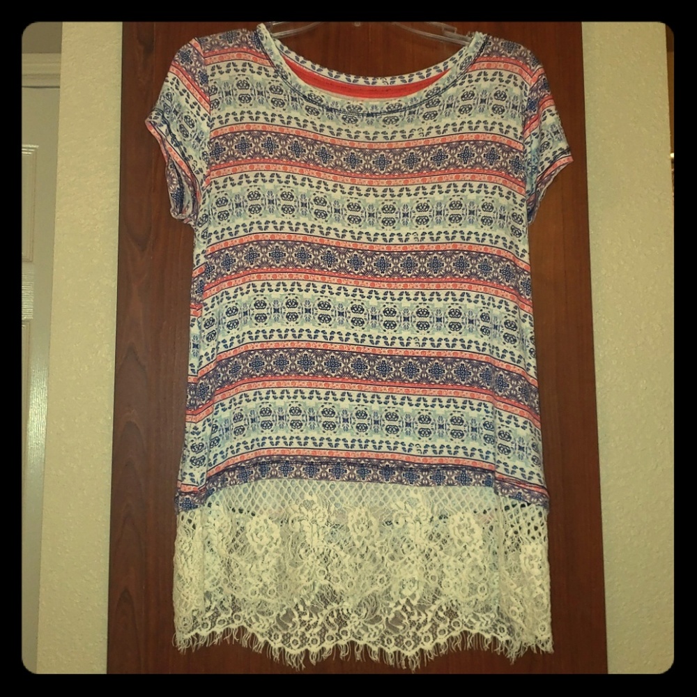 Tee Shirt with lace trim